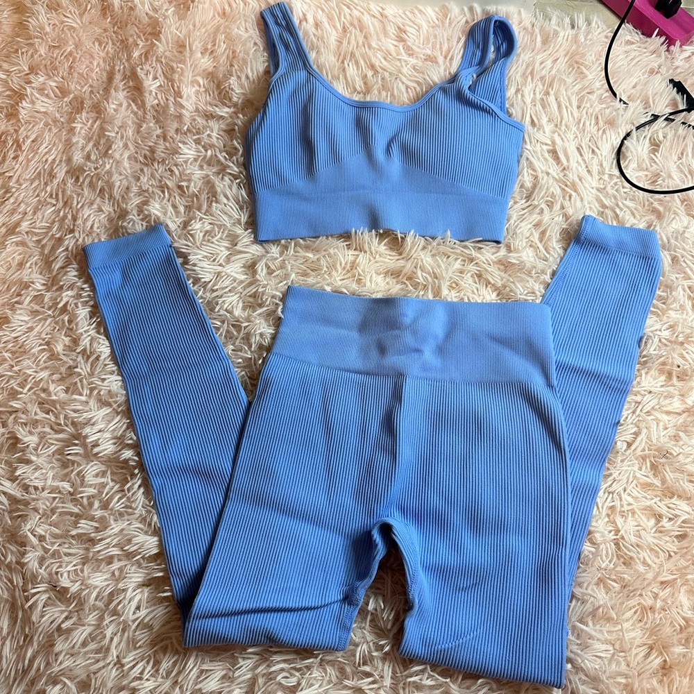 Amazon set never wore brand new 😊